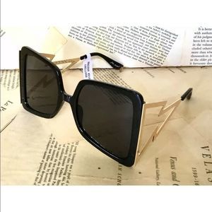 Free People Sunglass Sq Lightening Bolt Sides Len